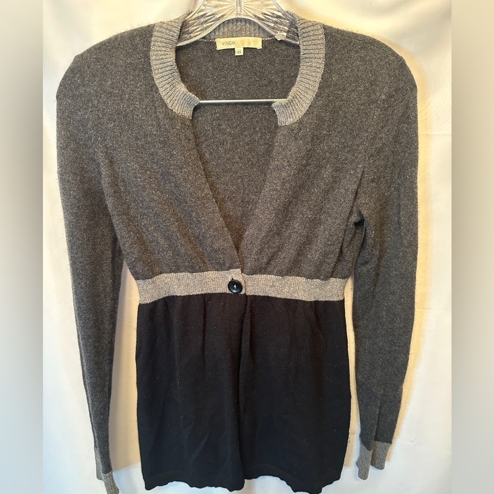 VINCE Women's Size XS 100% Cashmere One Button Cardigan Sweater Black Gray